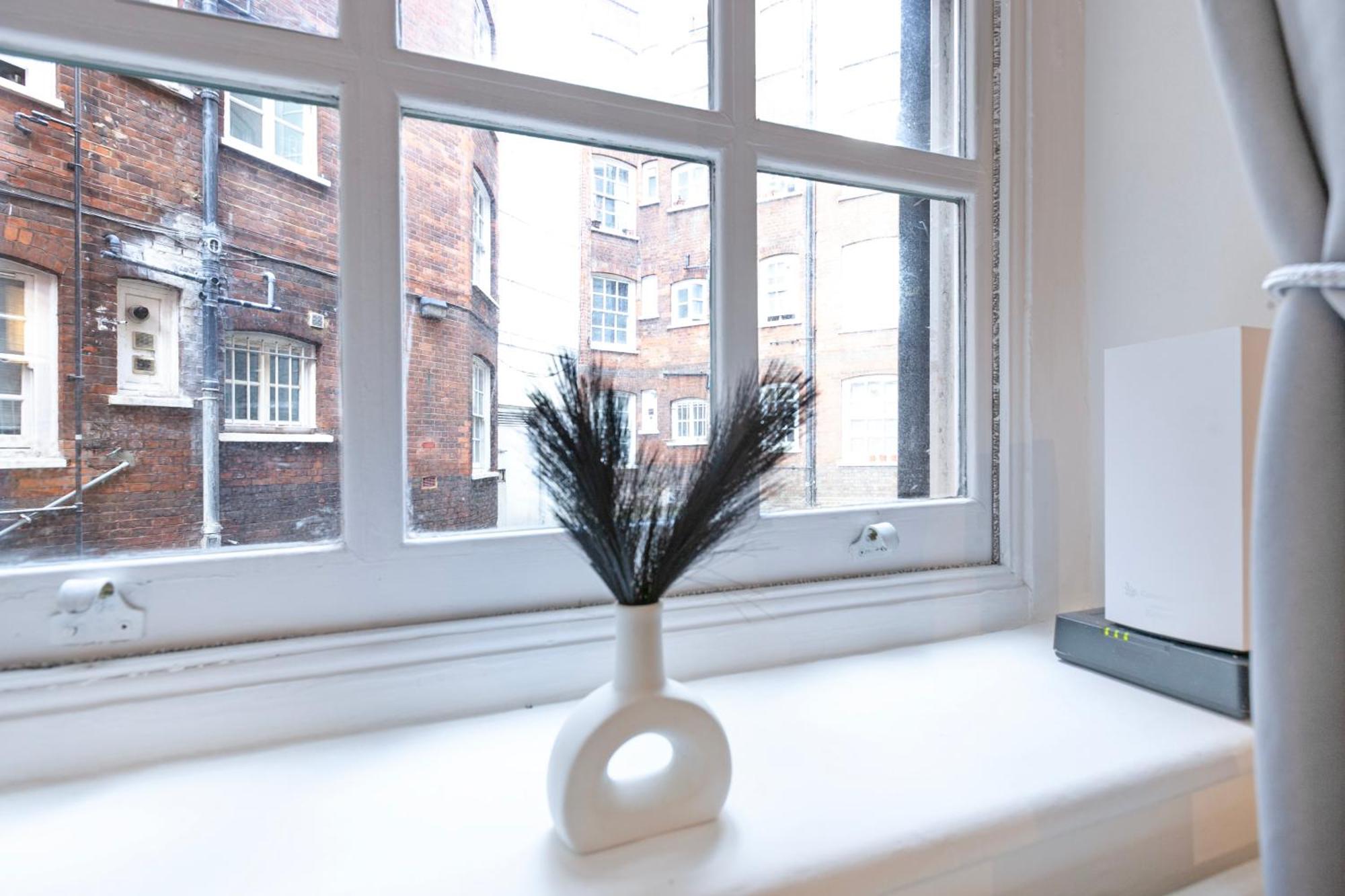 Beautiful One Bedroom Flat In Scott Ellis Gardens Лондон Экстерьер фото